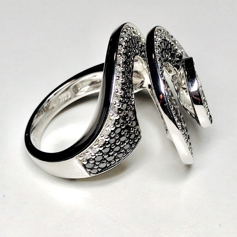 ⭐️HOST PICK⭐️ MACYS Black & White Diamonds 14KT Gold Spiral Ring - Picture 4 of 12
